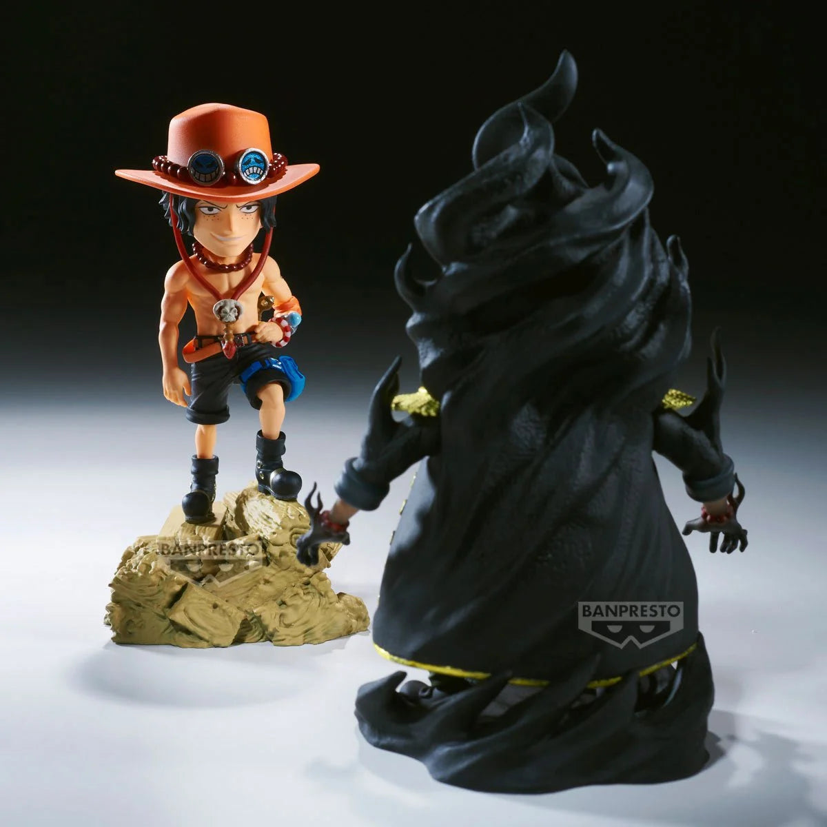One Piece Portgas D. Ace vs Marshall D. Teach World Collectable Figure Log Stories Statue